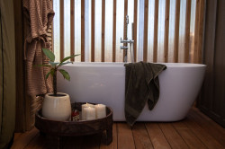 The Green Tent - Matakana Accommodation - Outdoor Bath